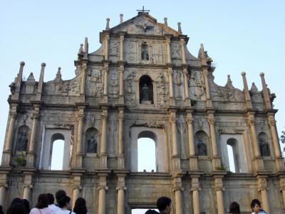 Die Frontfasade der Paulskirche auf Macao